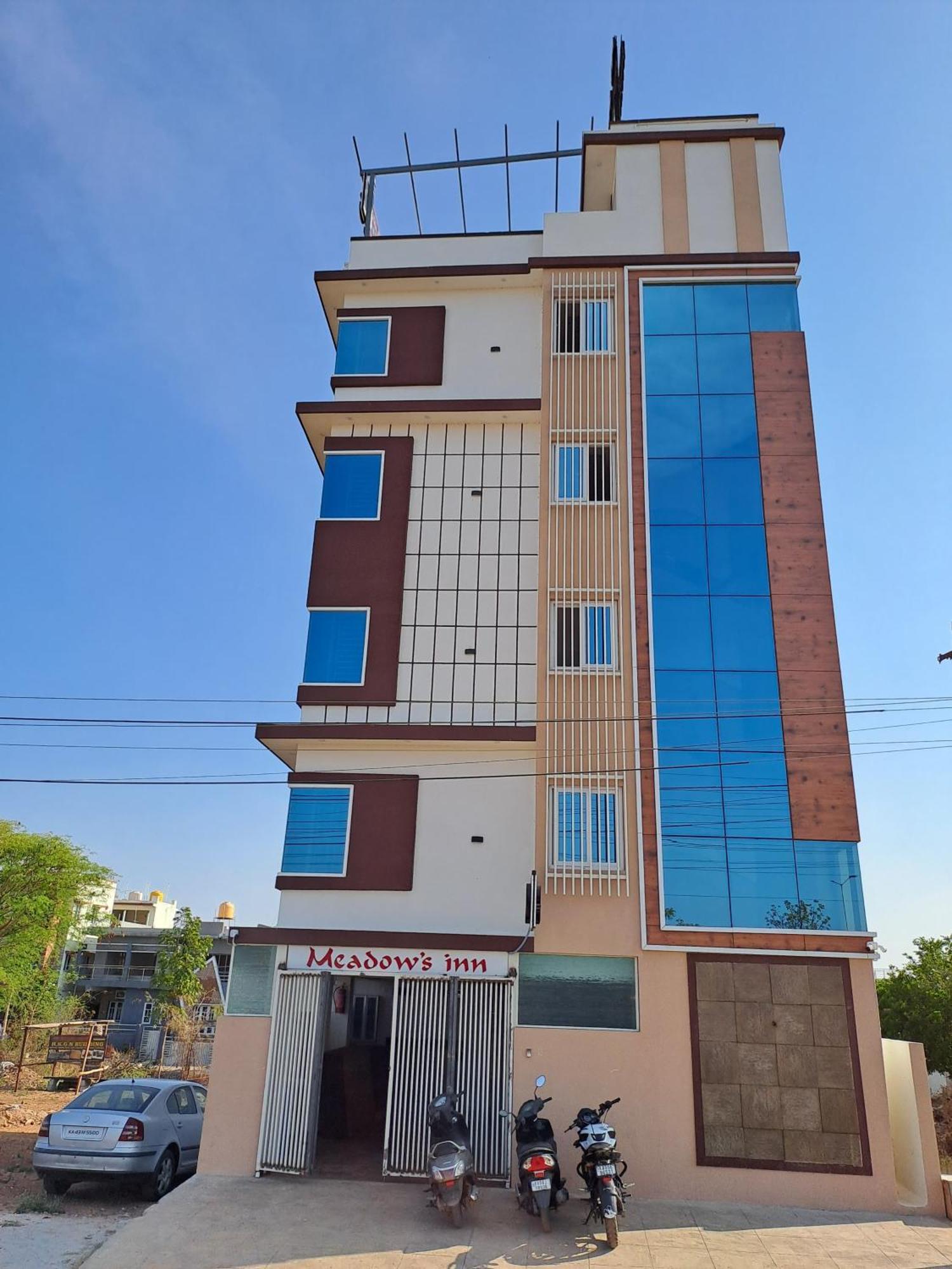 Meadows Inn Mysore Buitenkant foto