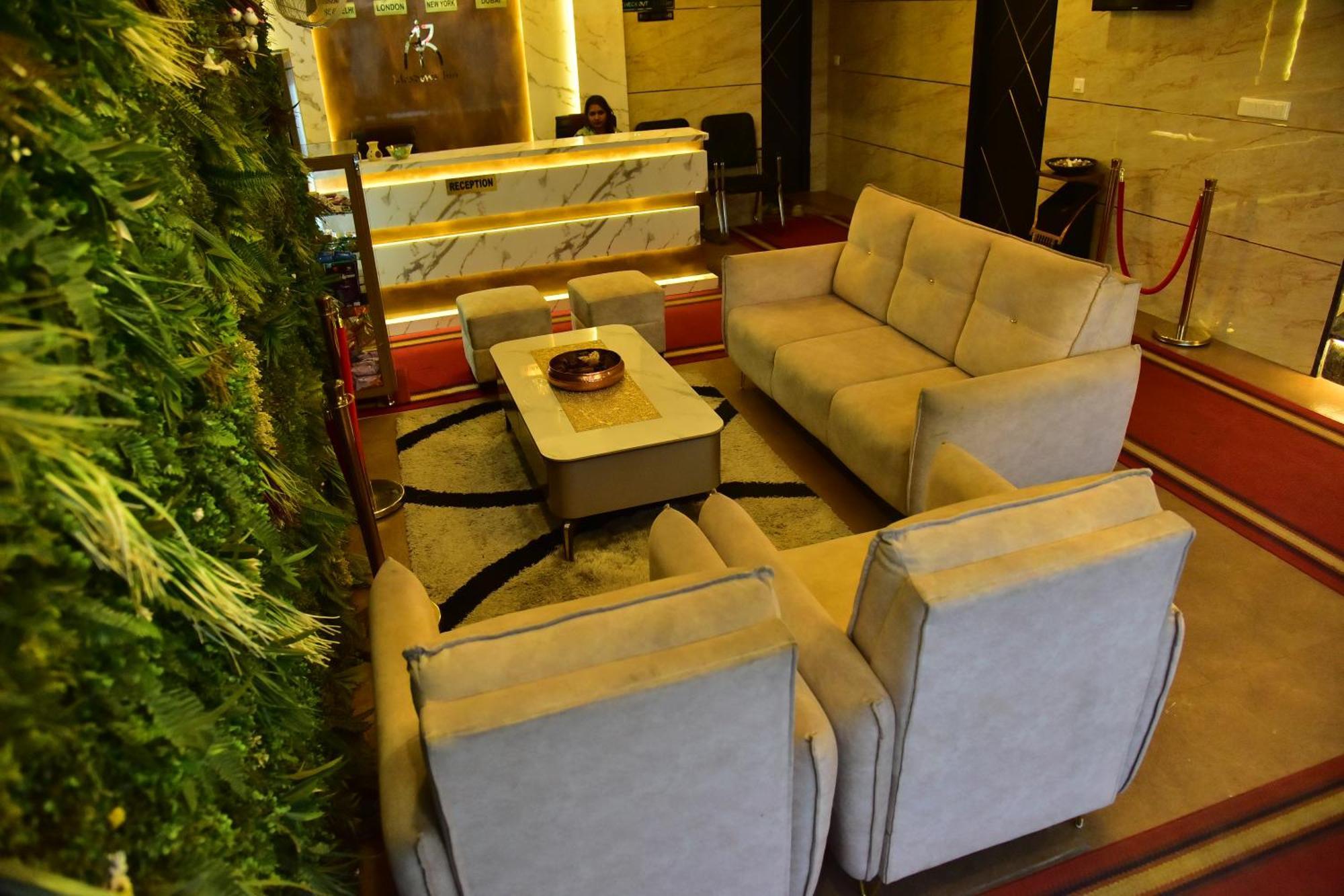 Meadows Inn Mysore Buitenkant foto