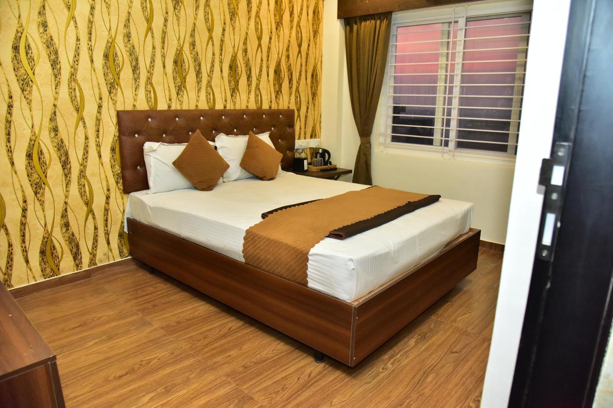 Meadows Inn Mysore Buitenkant foto
