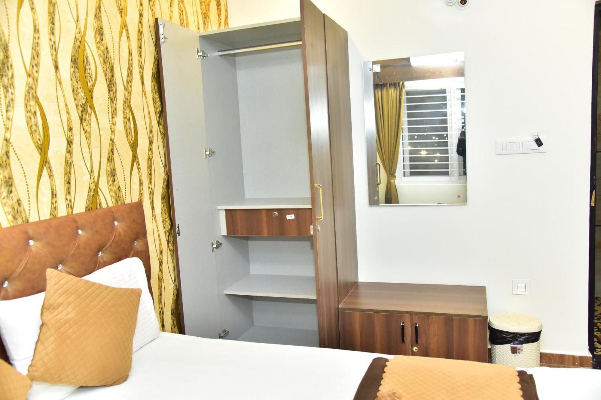 Meadows Inn Mysore Buitenkant foto