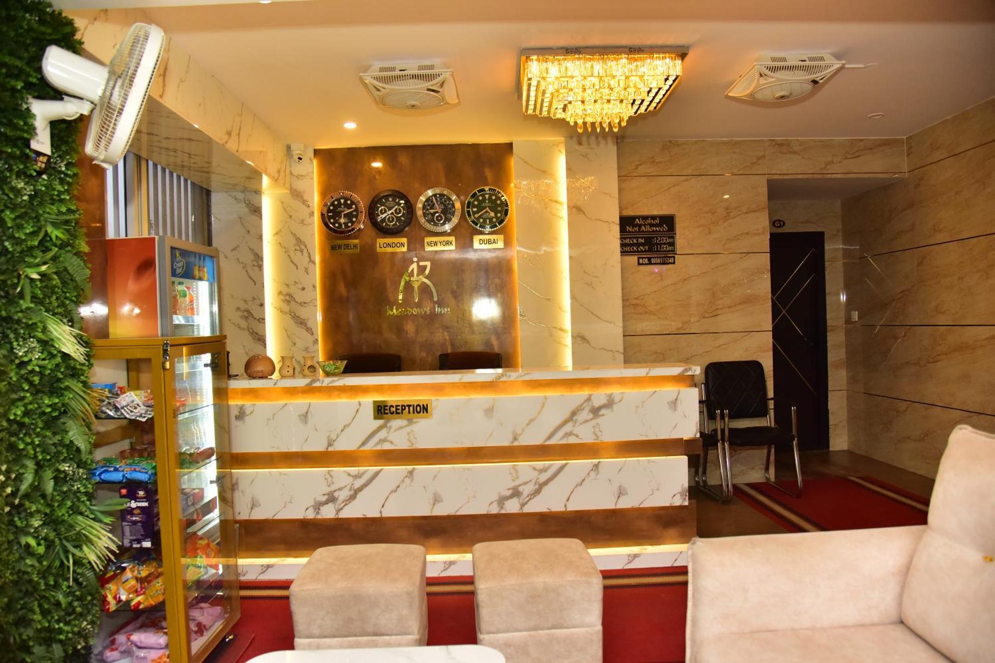 Meadows Inn Mysore Buitenkant foto