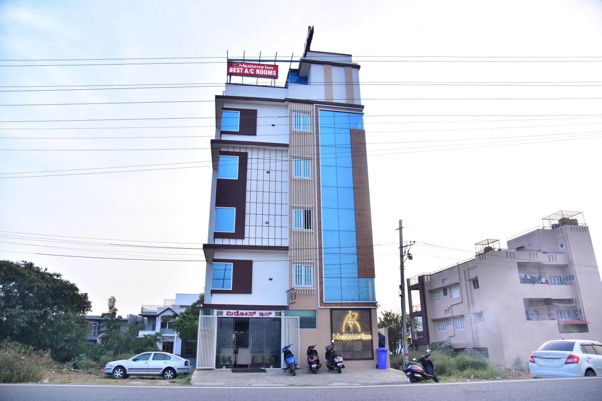 Meadows Inn Mysore Buitenkant foto
